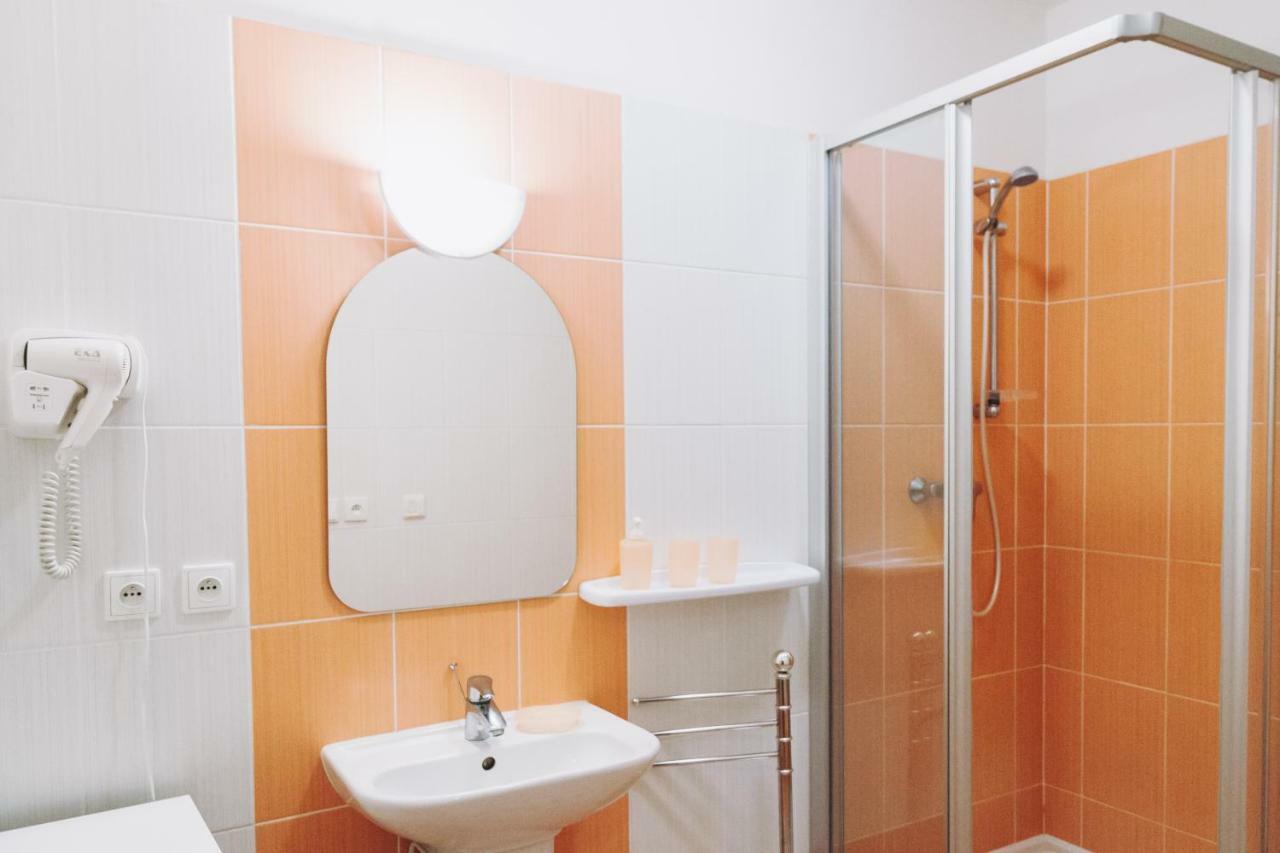 Vila Renata - Apartman Renata 12 Appartement Ruzomberok Buitenkant foto